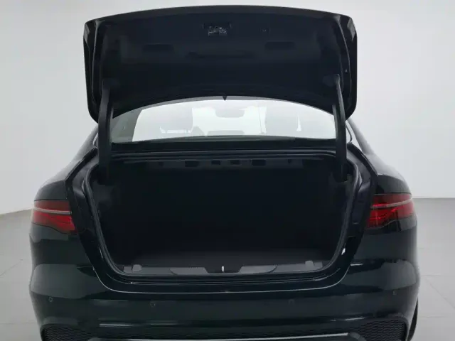 Jaguar XEL — Фото автомобиля 16