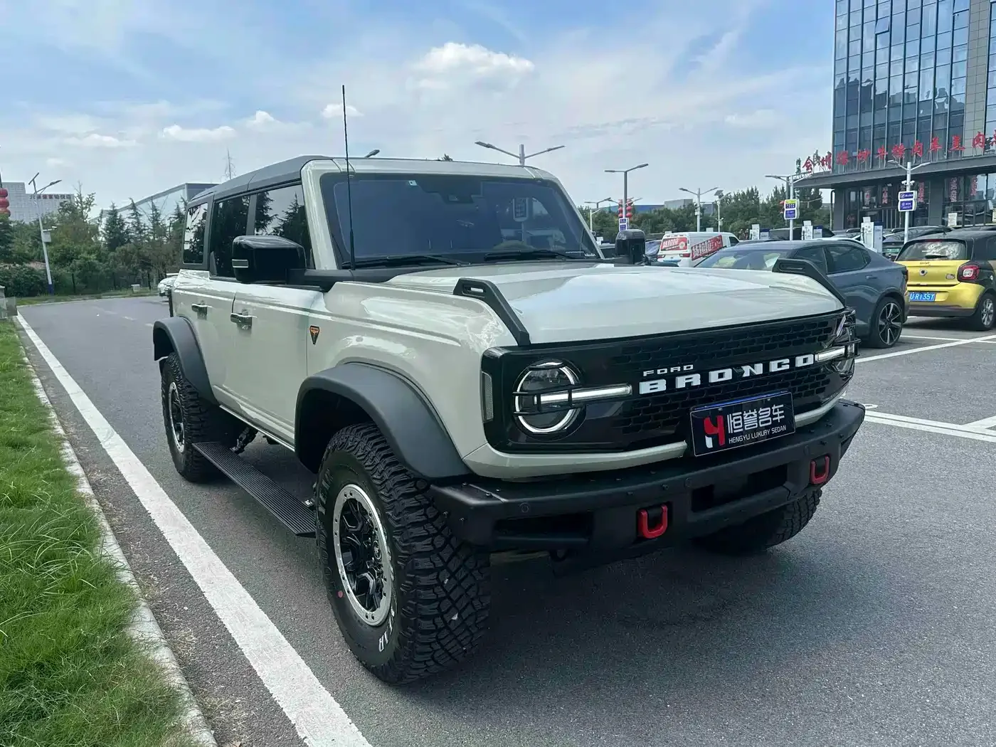 Ford Ford Bronco 2024 2.3T Badlands — Фото автомобиля 3