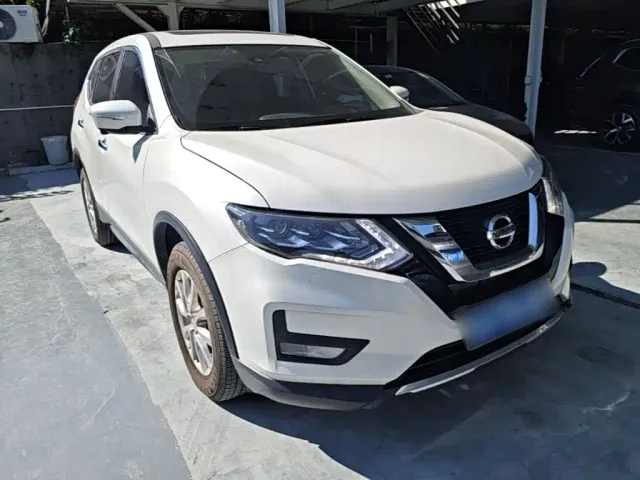 Nissan X-Trail — Фото автомобиля 3