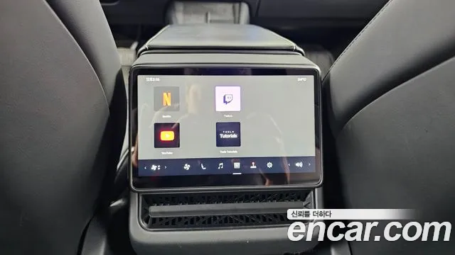 Tesla Model 3 — Фото автомобиля 18