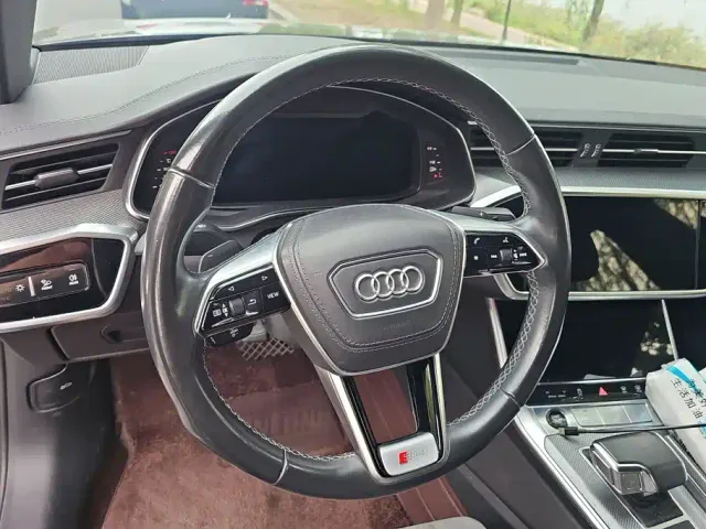 Audi A6L — Фото автомобиля 15