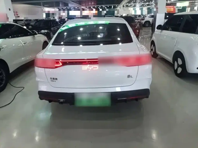 BYD Qin L — Фото автомобиля 5