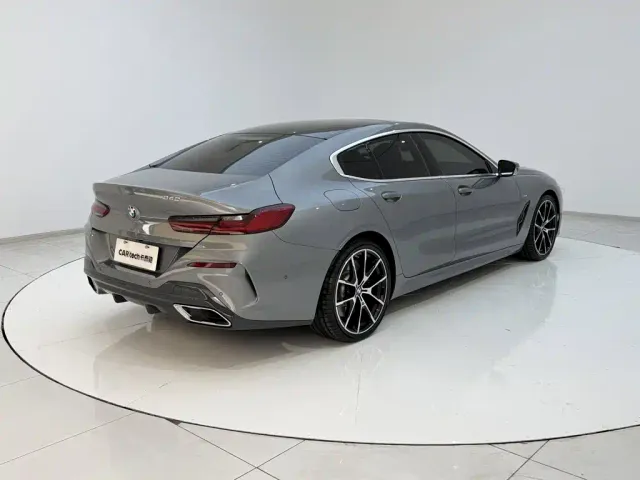 BMW 8 Series — Фото автомобиля 27