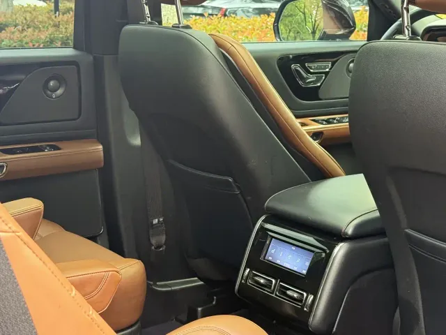 Lincoln Aviator — Фото автомобиля 14