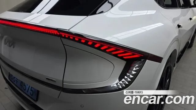 Kia EV6 — Фото автомобиля 22