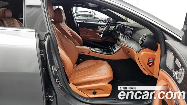 Mercedes-Benz CLS-Class — Фото автомобиля 11