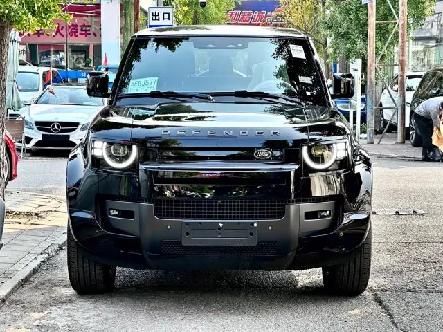 Land Rover Defender — Фото автомобиля 2