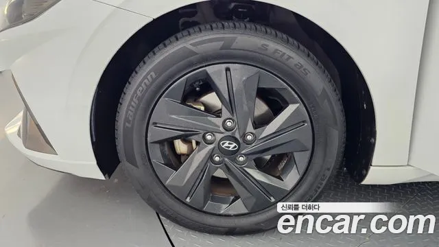 Hyundai AVANTE Avante (CN7) — Фото автомобиля 5