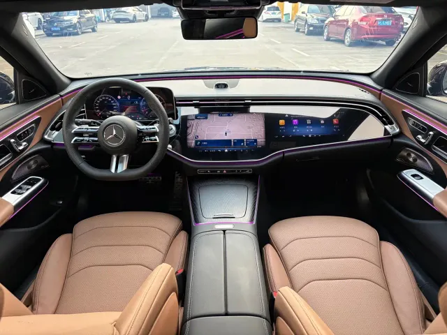 Mercedes-Benz E-Class — Фото автомобиля 11