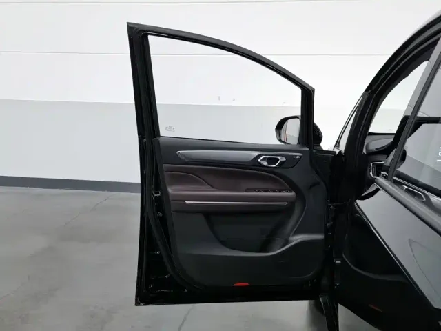 GAC Trumpchi M6 — Фото автомобиля 8