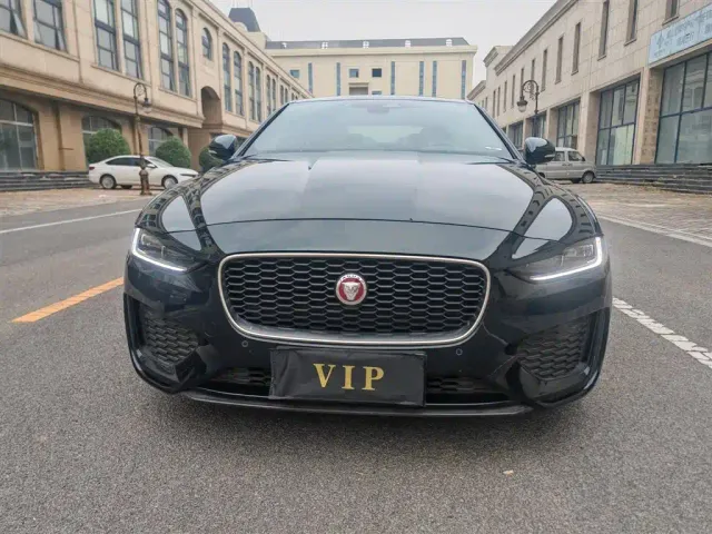 Jaguar XEL — Фото автомобиля 2