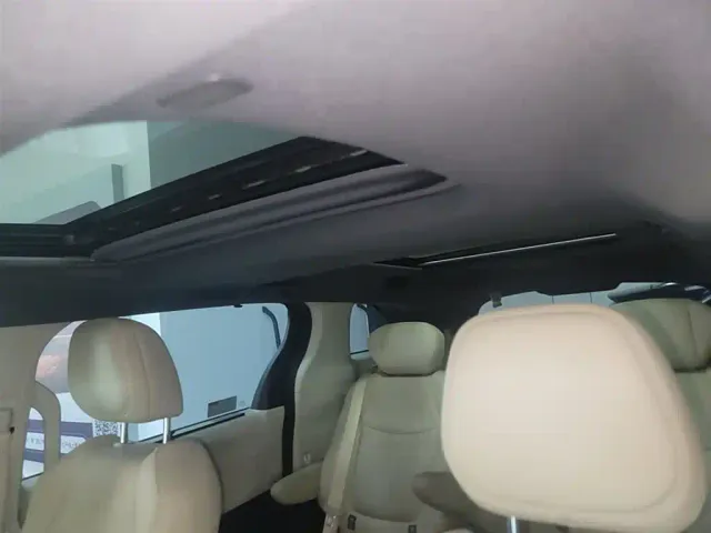 Toyota Sienna — Фото автомобиля 17