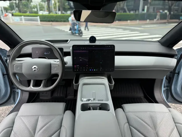 Nio ET5 — Фото автомобиля 5