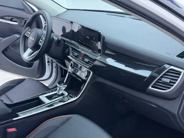 Kia Seltos — Фото автомобиля 16