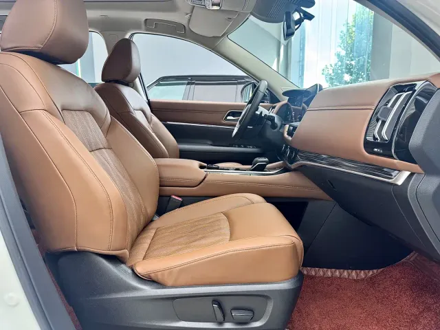 Nissan Terra — Фото автомобиля 12