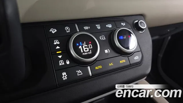 Land Rover Defender — Фото автомобиля 13