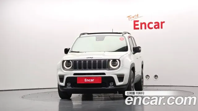 Jeep Renegade — Фото автомобиля 3