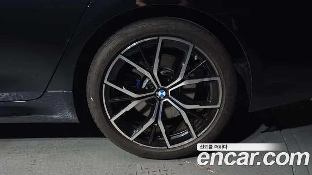 BMW 5 Series G30 — Фото автомобиля 6
