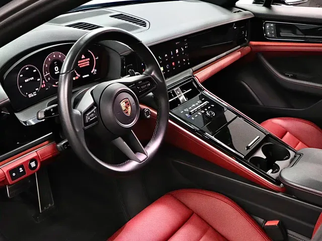 Porsche Panamera — Фото автомобиля 10