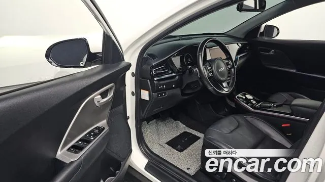 Kia Niro Niro Plus Air — Фото автомобиля 10