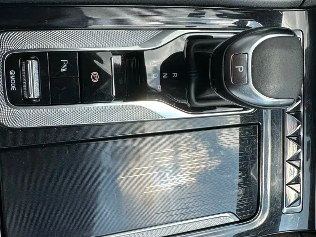 Hongqi H5 — Фото автомобиля 16