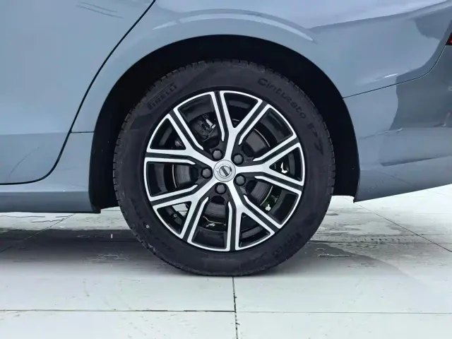 Volvo S60 — Фото автомобиля 26