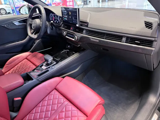 Audi S4 — Фото автомобиля 14
