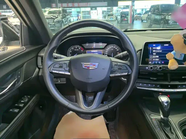 Cadillac CT4 — Фото автомобиля 10