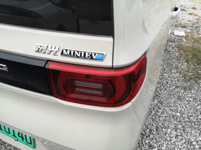 Wuling Hongguang Mini EV — Фото автомобиля 7