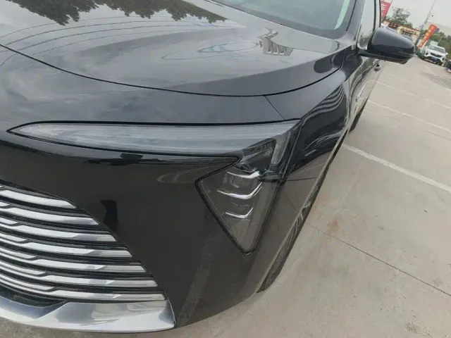 Buick LaCrosse — Фото автомобиля 5