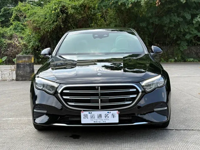 Фотография автомобиля — Mercedes-Benz E-Class