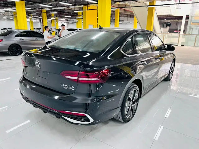 Volkswagen Lavida — Фото автомобиля 5