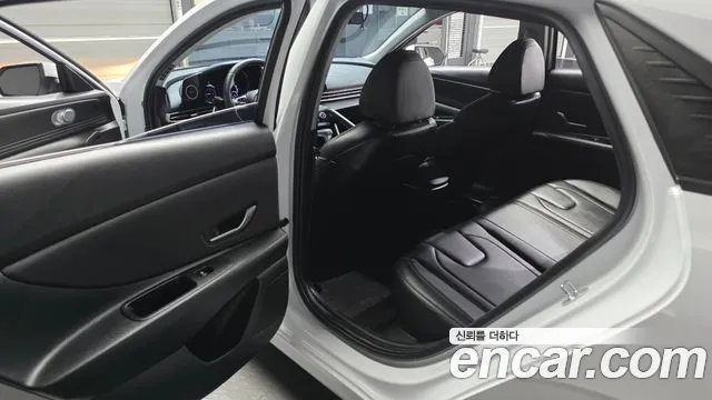 Hyundai AVANTE Modern — Фото автомобиля 11