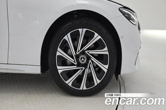 Mercedes-Benz E-Class E-класс W214 E300 4MATIC Exclusive — Фото автомобиля 5