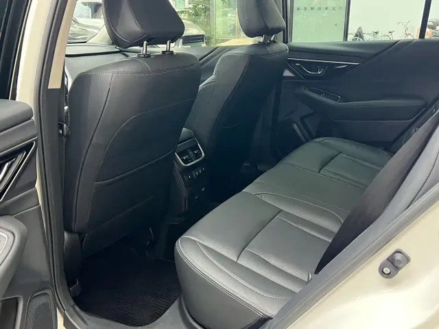 Subaru Outback — Фото автомобиля 18