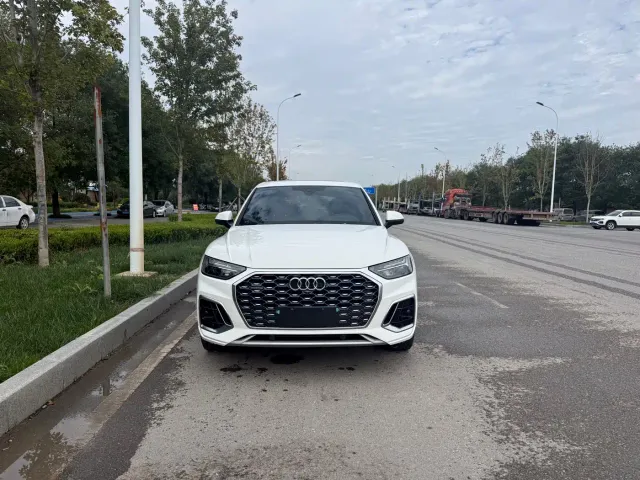 Audi Q5L Sportback — Фото автомобиля 2