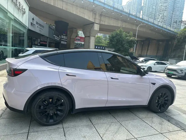 Tesla Model Y — Фото автомобиля 7