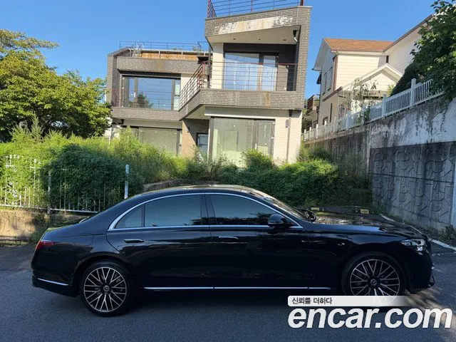 Mercedes-Benz S-Class — Фото автомобиля 2