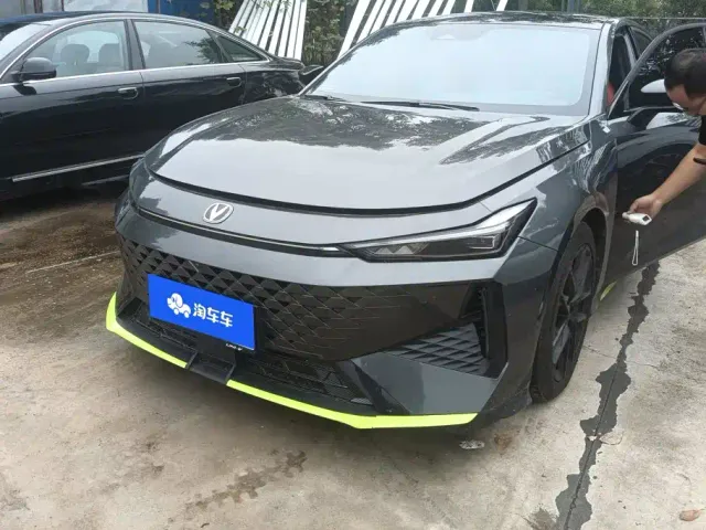 Фотография автомобиля — Changan UNI-V