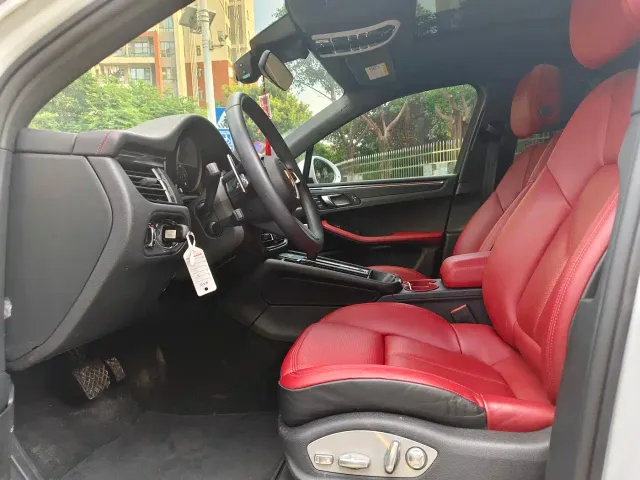 Porsche Macan — Фото автомобиля 9