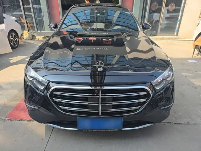 Mercedes-Benz E-Class — Фото автомобиля 2