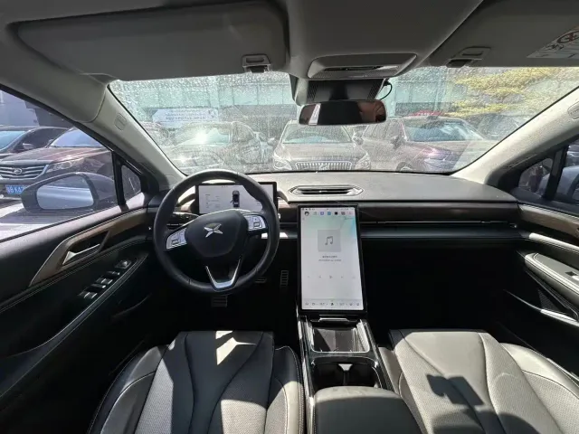 Xpeng P5 — Фото автомобиля 9