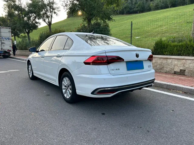 Volkswagen Bora — Фото автомобиля 4