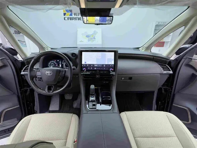 Toyota Alphard — Фото автомобиля 11