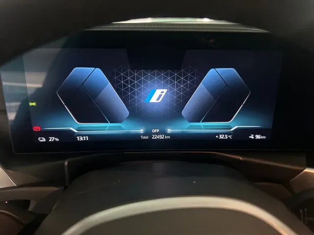 BMW i3 — Фото автомобиля 11
