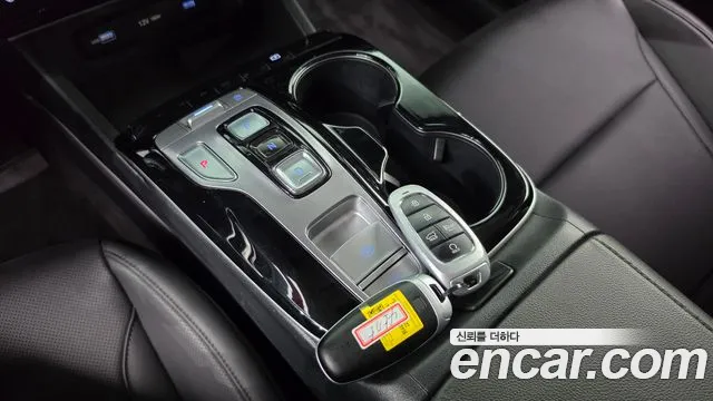 Hyundai Tucson Tucson (NX4) Дизель 2.0 2WD — Фото автомобиля 9