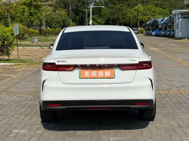 Geely Geometry G6 — Фото автомобиля 8