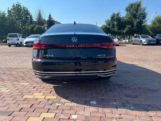 Volkswagen Passat — Фото автомобиля 4