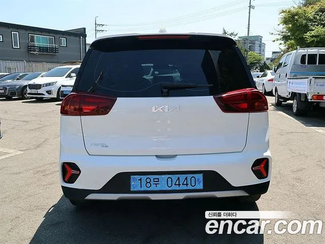Kia Niro — Фото автомобиля 4