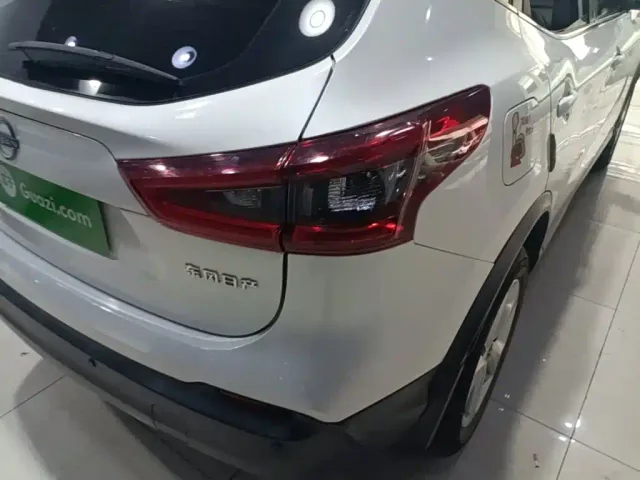 Nissan Qashqai — Фото автомобиля 14